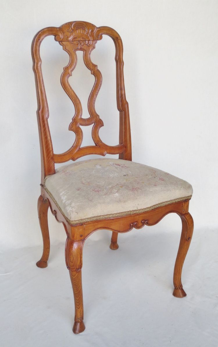 Suite de six chaises, Venise milieu XVIIIe siècle.