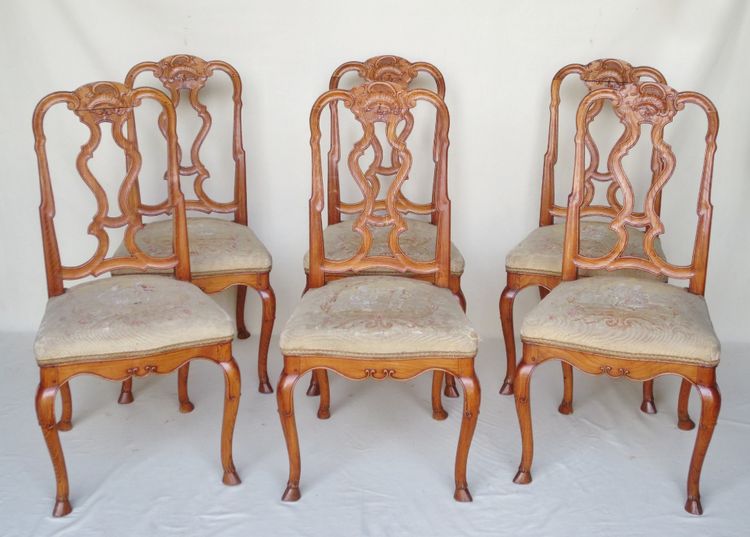 Suite de six chaises, Venise milieu XVIIIe siècle.