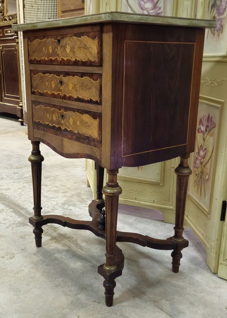 Commode travailleuse marquetée époque Napoléon III