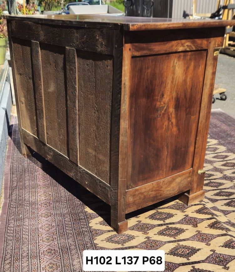 Commode en noyer époque Empire à colonnes détachées