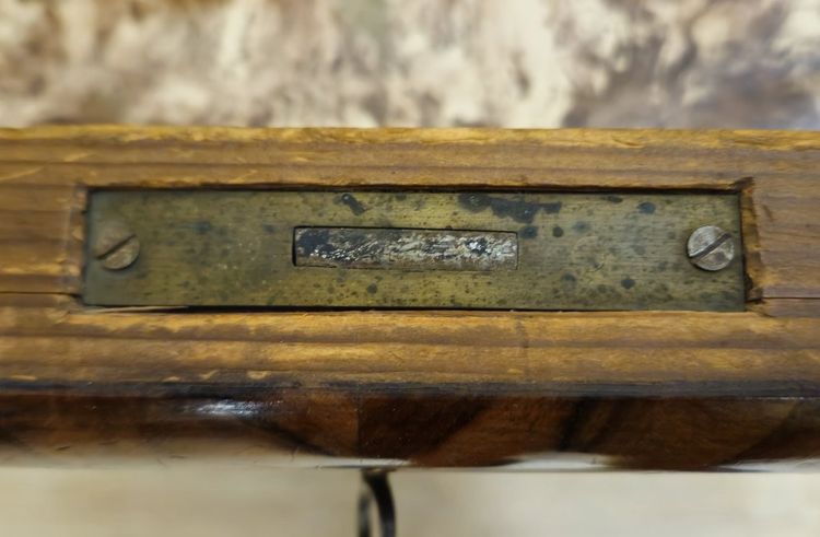 Buffet a doucine / Commode époque Restauration en noyer – XIXe siècle