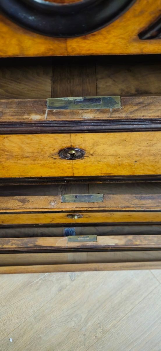 Commode époque Charles X en érable et poirier noirçi (vers 1820)