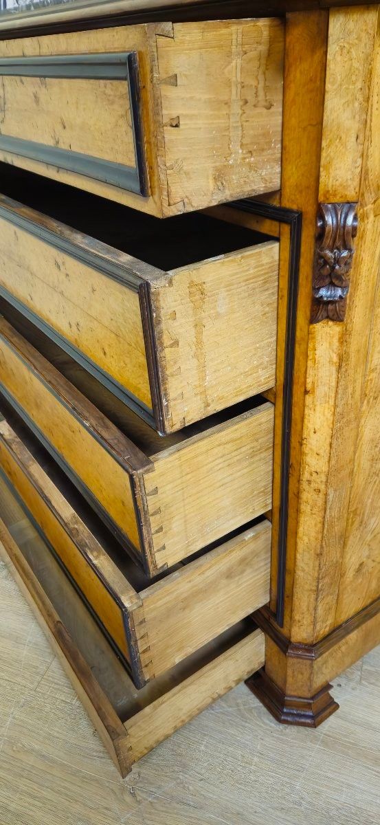 Commode époque Charles X en érable et poirier noirçi (vers 1820)