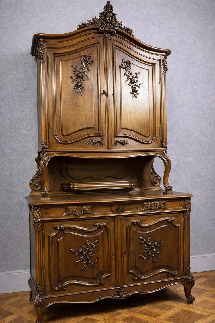 Buffet deux corps Louis XV en noyer – vers 1850