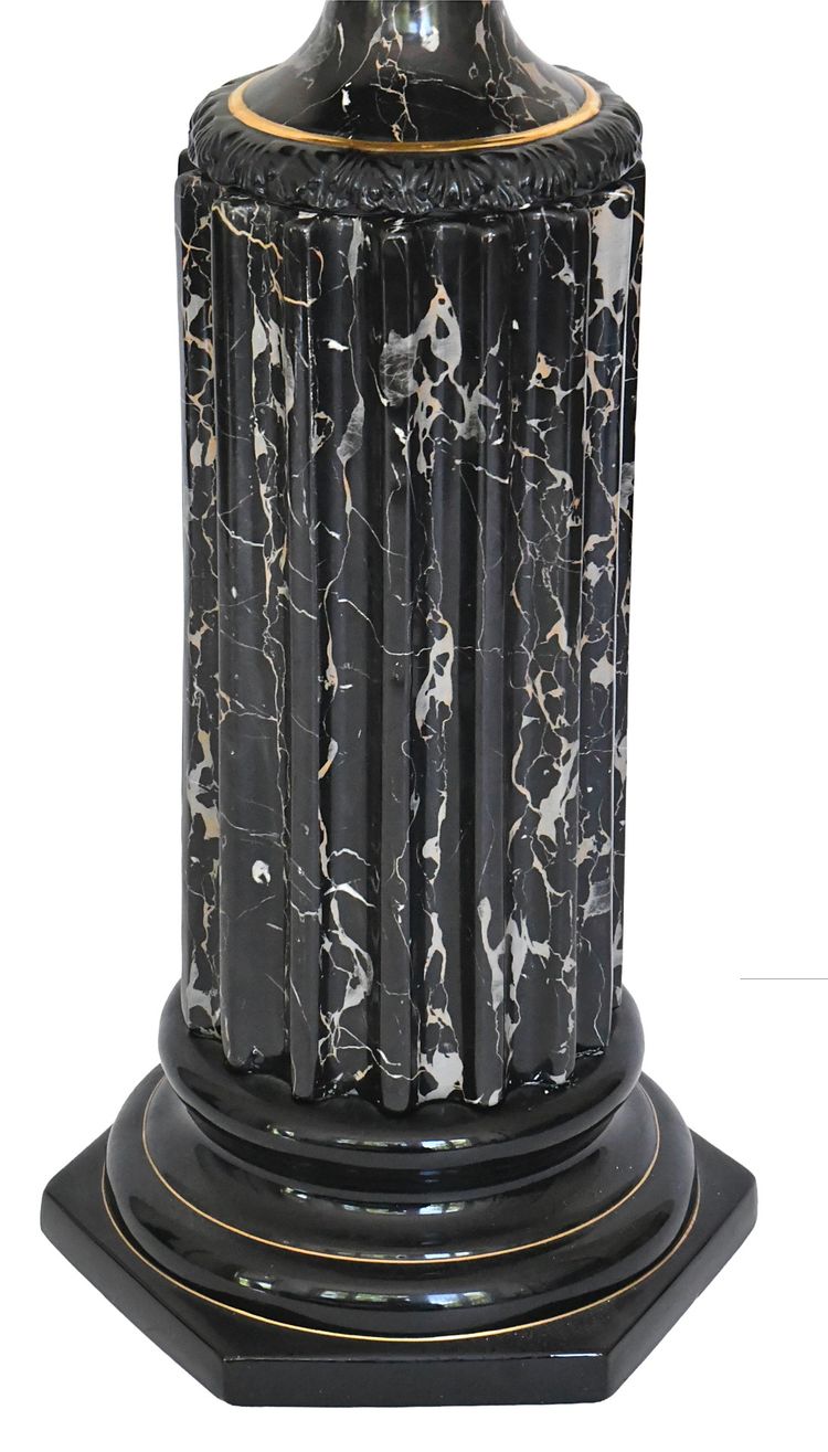 Tommaso Barbi pour B. Ceramiche - Important vase avec sa colonne en céramique imitant le marbre
