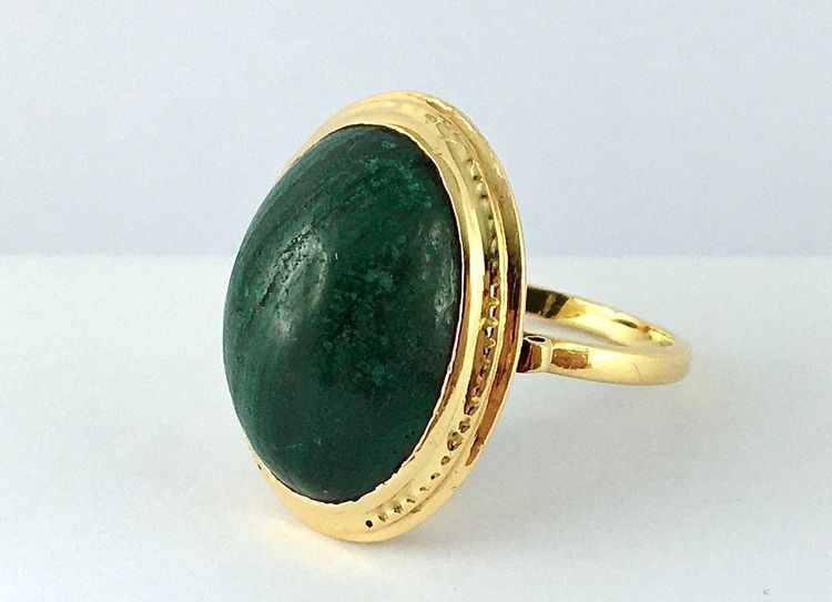 Bague Cabochon De Malachite Sur Or Jaune