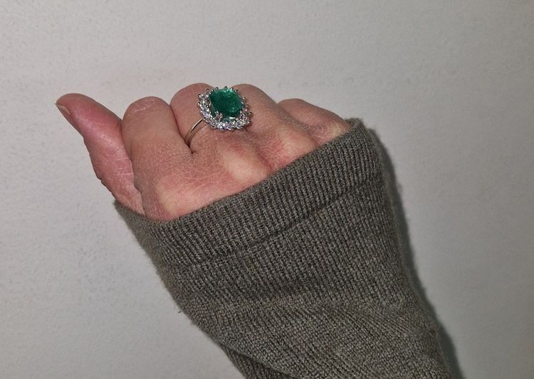 Bague Pompadour Emeraude  Entourage Diamants Sur Platine