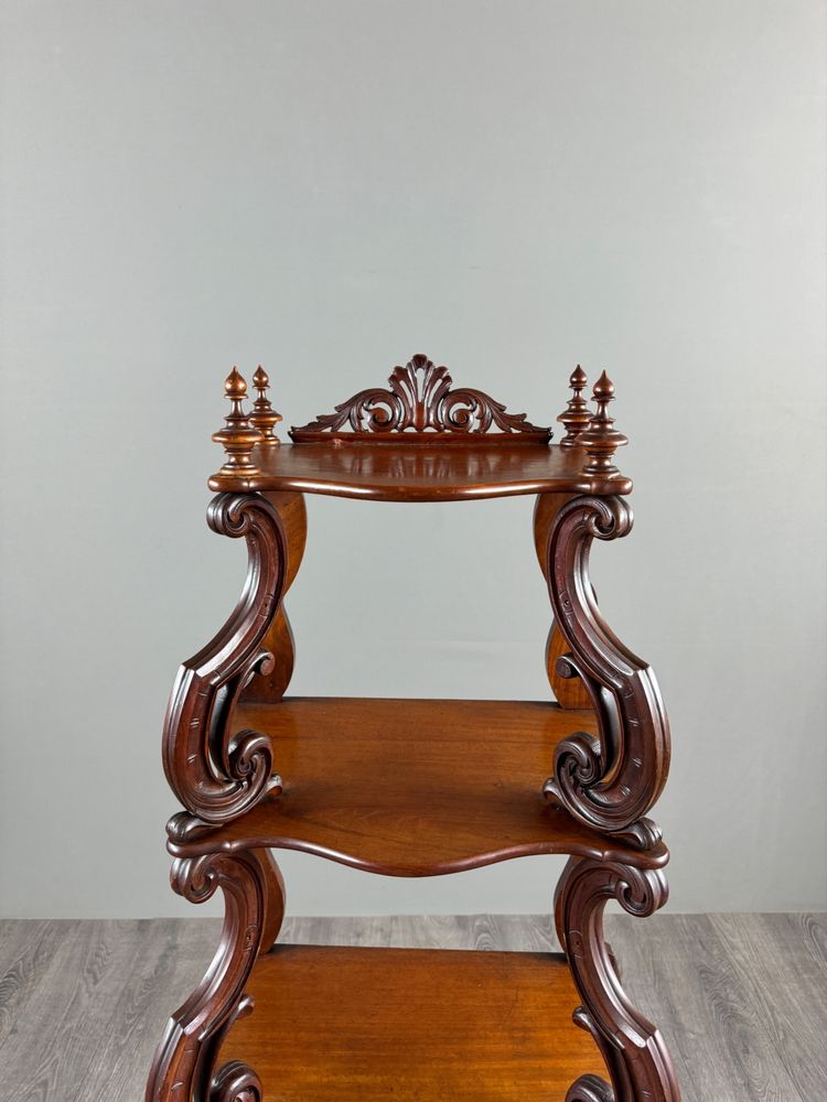 Regal aus geschnitzter Eiche, 19. Jahrhundert