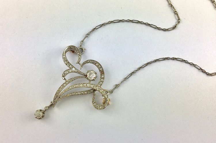 Belle-Époque-Diamantkette im Jugendstil aus Platin und Weißgold an einer Weißgoldkette