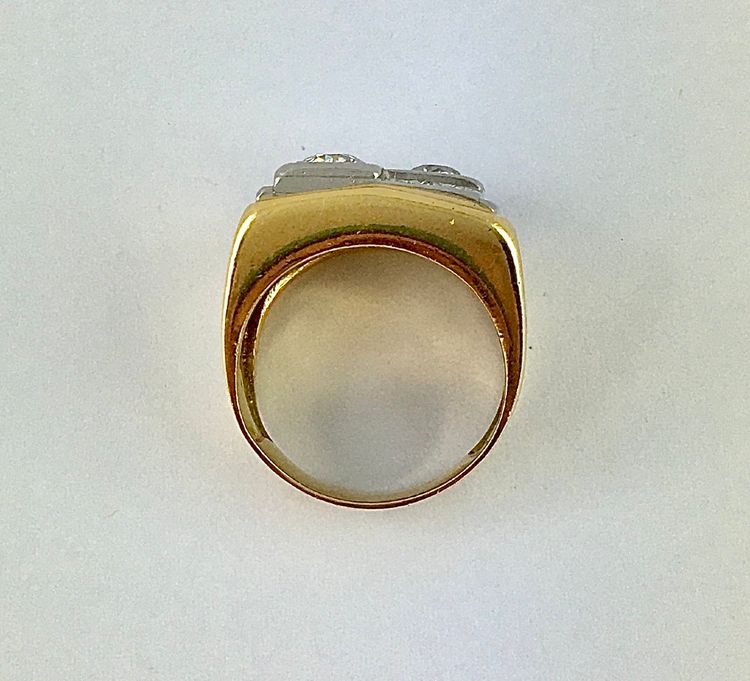 Bague Tank Forme Chevalière Diamants En Damier Sur  Platine Et Or Jaune