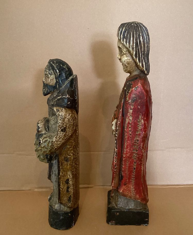 Zwei religiöse Statuen