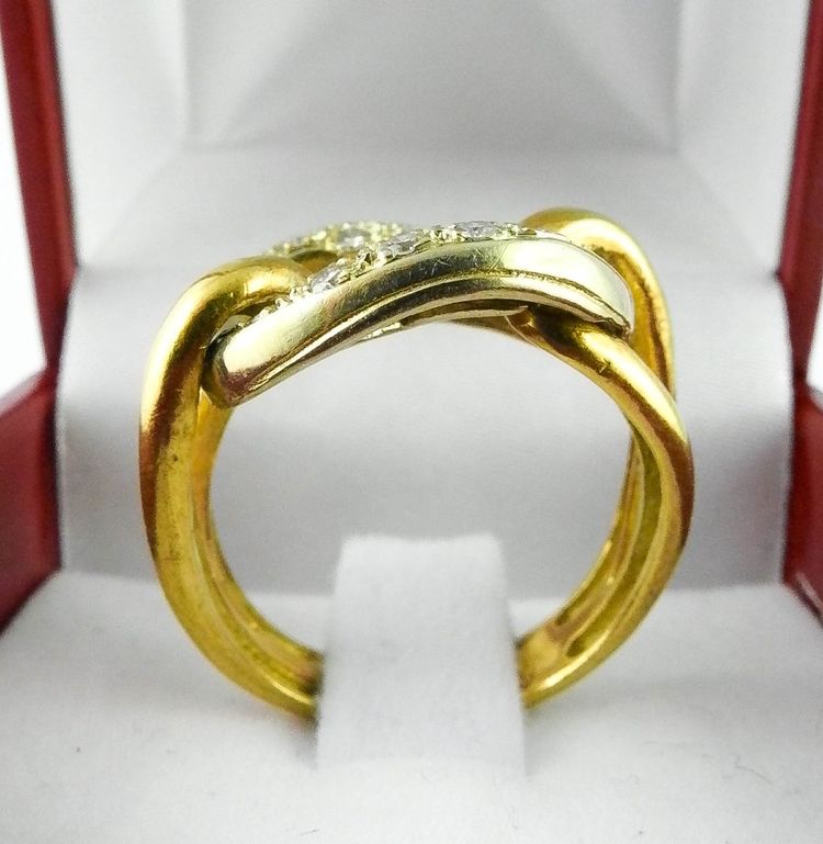 Bague Maillon Gourmette Pavé de Diamants sur Or Blanc et Arceaux Or Jaune