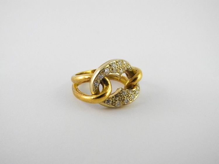 Bague Maillon Gourmette Pavé de Diamants sur Or Blanc et Arceaux Or Jaune
