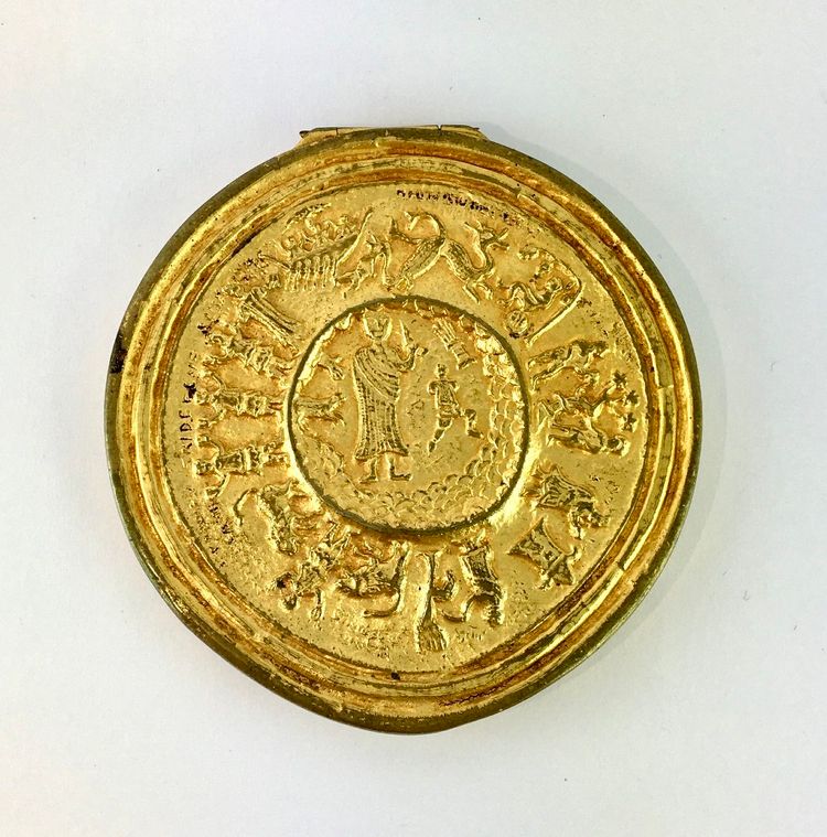 Line VAUTRIN , la Traversée du Désert, poudrier en bronze doré Circa 1950