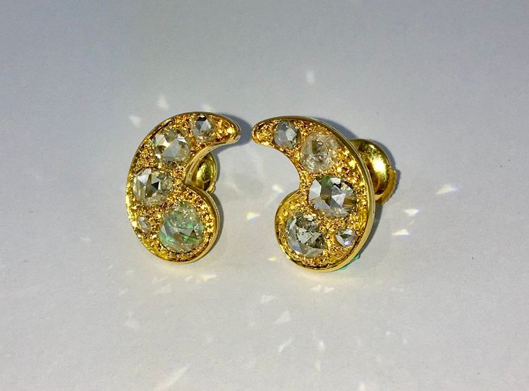 Boucles d’Oreilles Motif Cachemire Diamants Tailles Rose sur Or Jaune