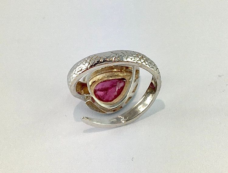 Bague Serpent Rubis Poire, Email Noir et Diamants sur Or Blanc