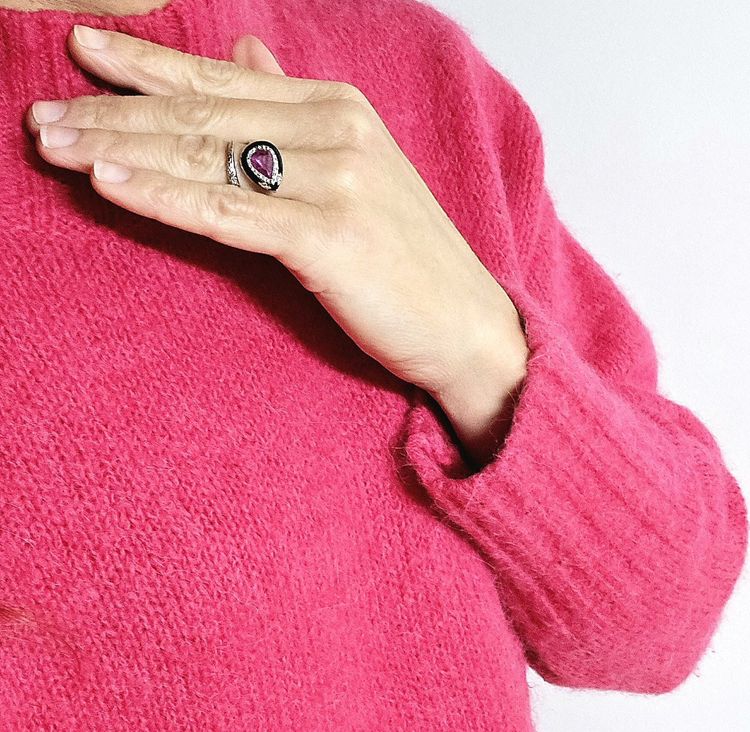 Bague Serpent Rubis Poire, Email Noir et Diamants sur Or Blanc