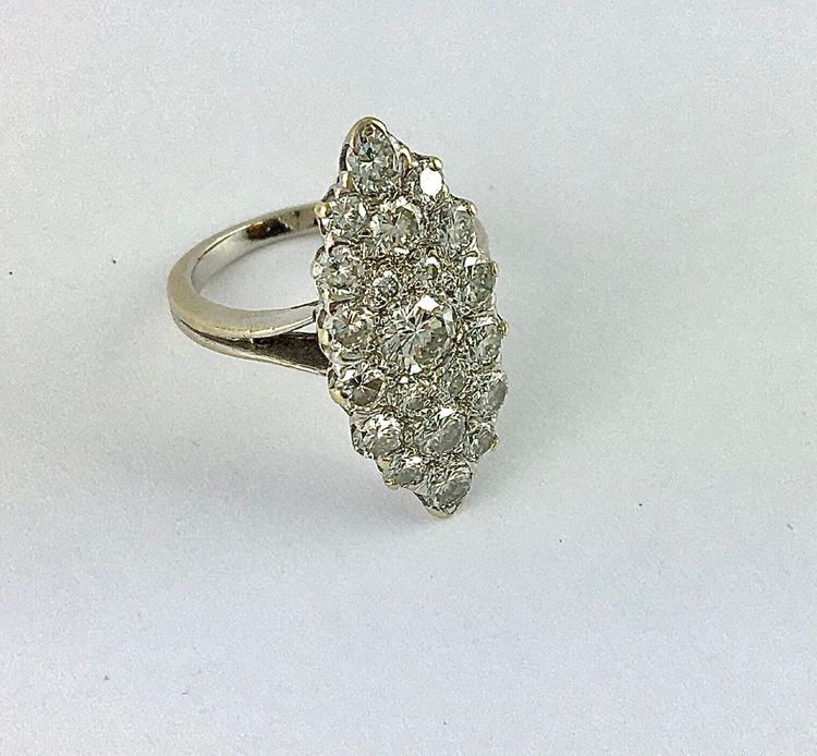 Bague Marquise Diamants Taille Brillant sur Or Blanc