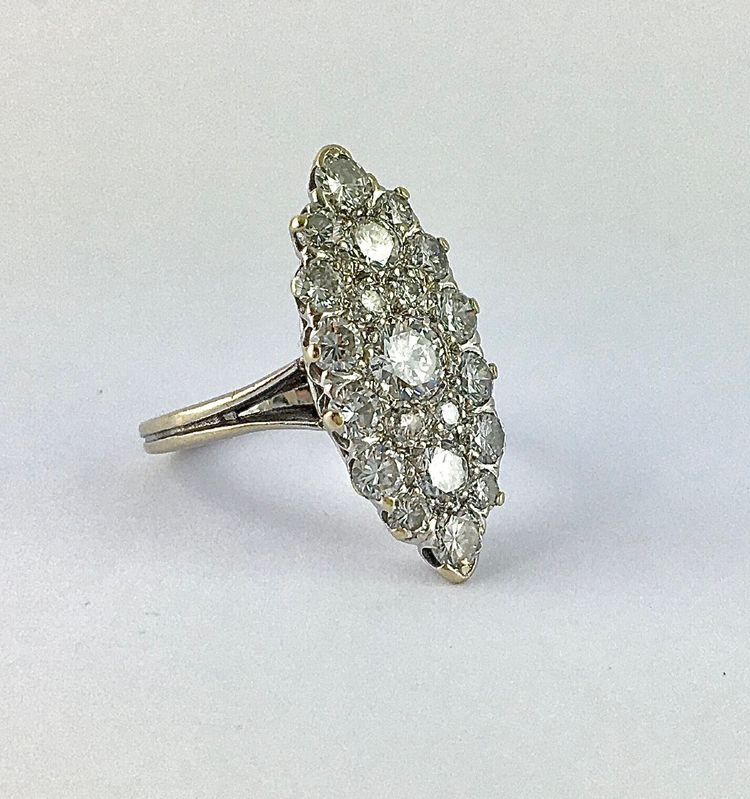 Bague Marquise Diamants Taille Brillant sur Or Blanc