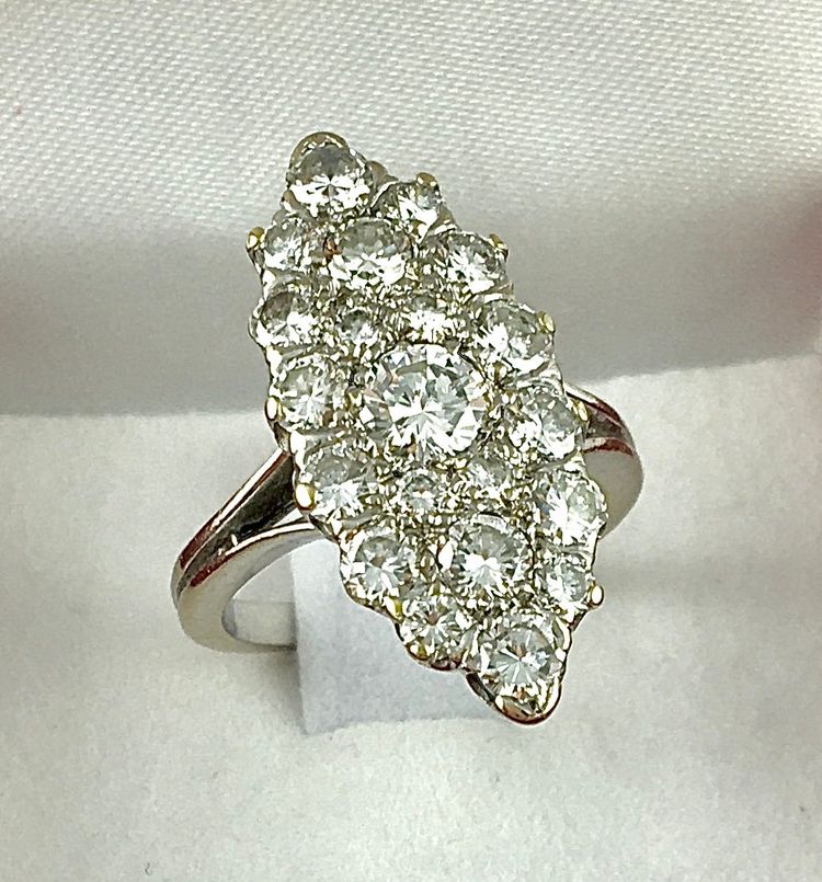 Bague Marquise Diamants Taille Brillant sur Or Blanc