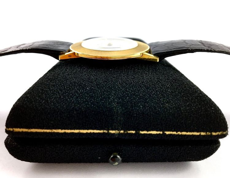 Vintage Bucherer 1960s Yellow Gold Watch on Leather, Manual Movement, Ultra-Thin, and its Case