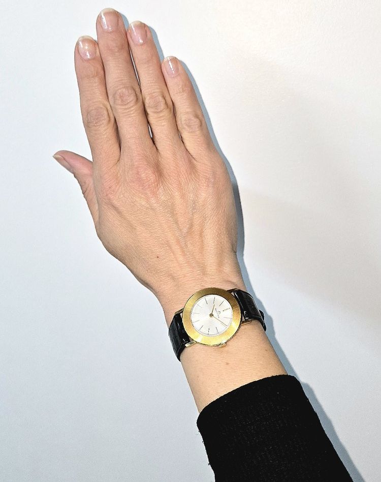 Vintage Bucherer 1960s Yellow Gold Watch on Leather, Manual Movement, Ultra-Thin, and its Case