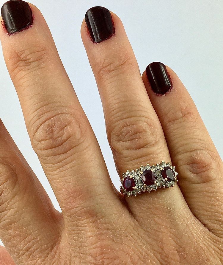 Bague Jarretière Marguerites Rubis Et Diamants Sur Or Rose