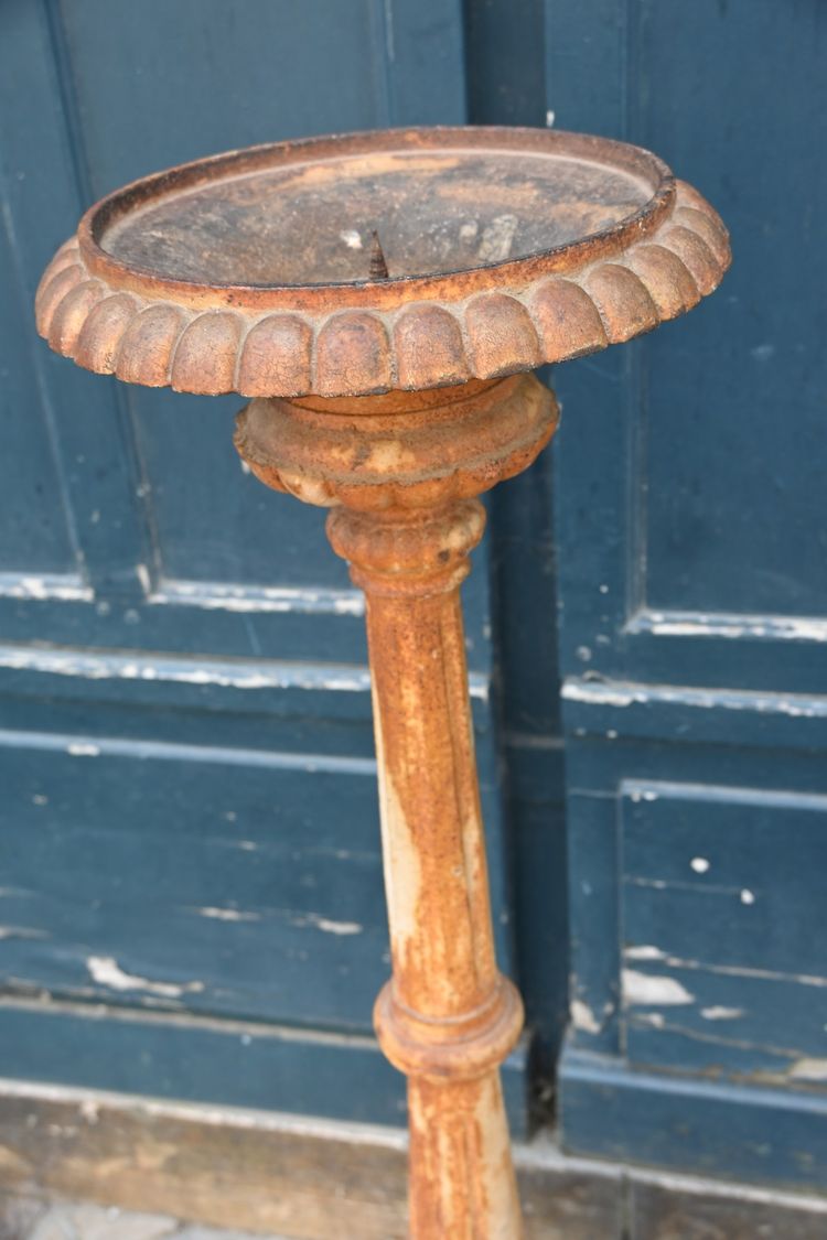 Large cast iron torchiere with griffins from the Restoration XIX period