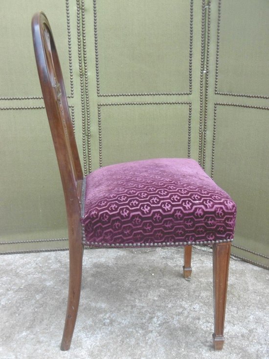 Série de dix chaises acajou massif