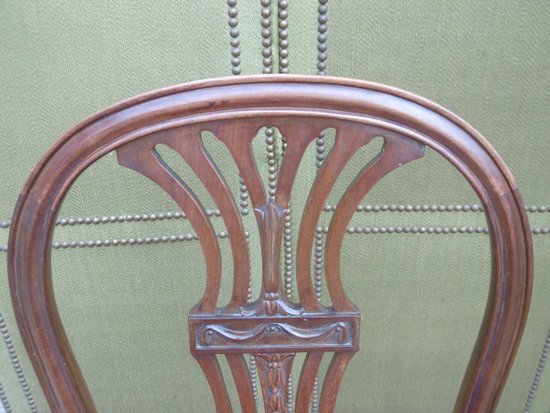 Série de dix chaises acajou massif