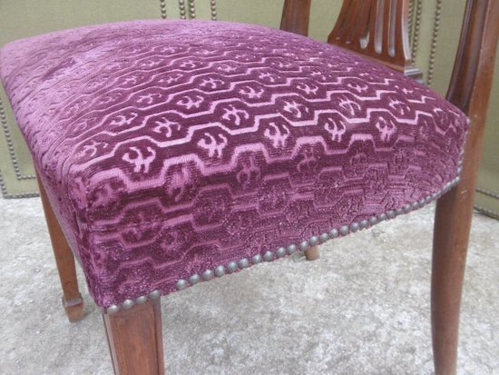 Série de dix chaises acajou massif