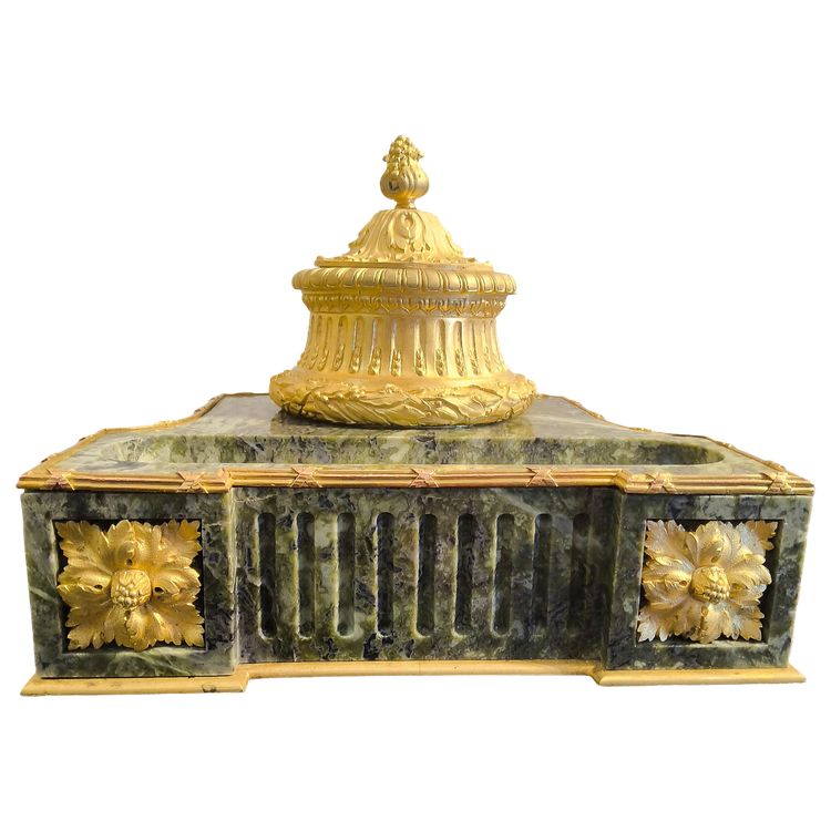 Encrier à godet en bronzes dorés- Marbre Campan Vert style Louis XVI XIXéme Paris