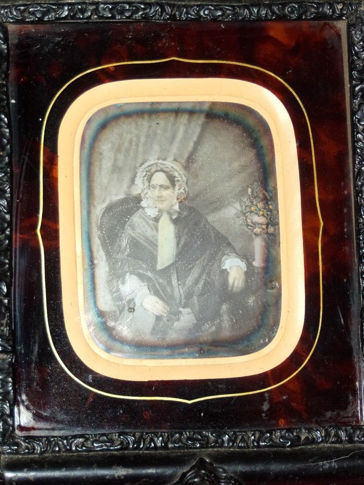 Daguerreotype with its frame, 19th century.
