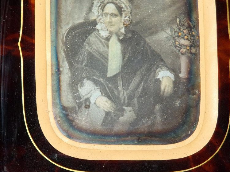 Daguerreotype with its frame, 19th century.