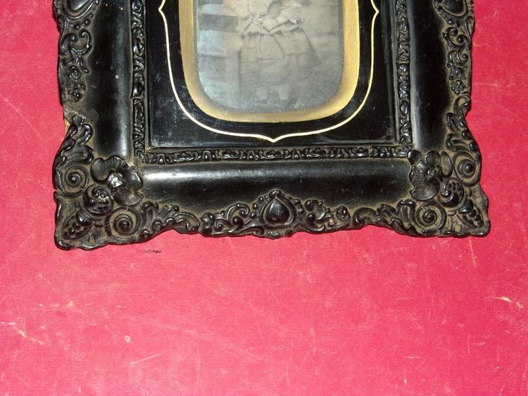 Daguerreotype with its frame, 19th century.