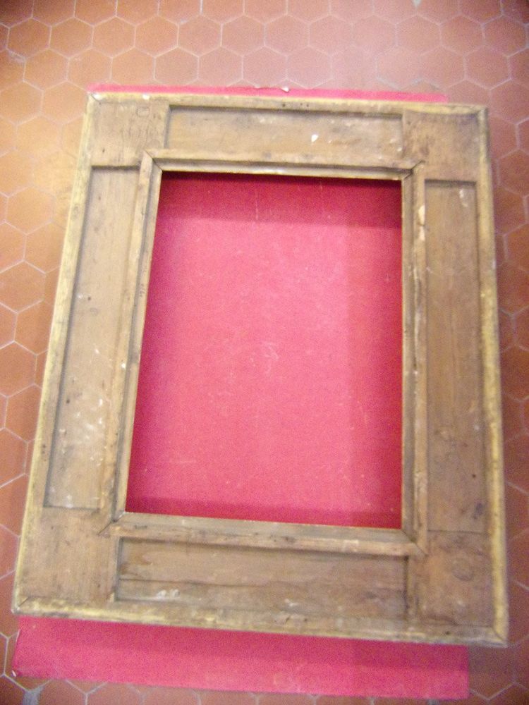 19th century frame, in gilded wood.