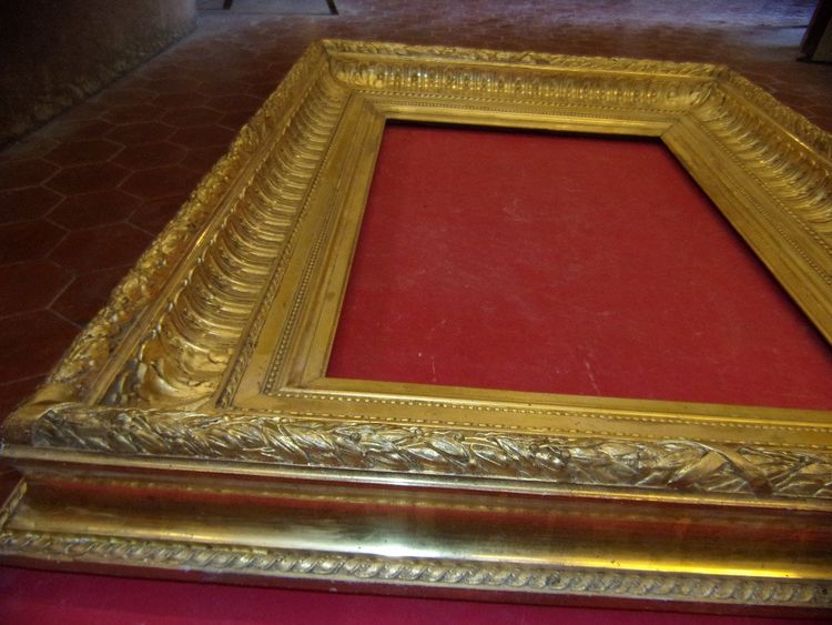 19th century frame, in gilded wood.