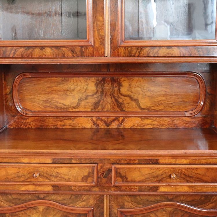 Antiker Sideboard-Schrank aus Nussbaumholz, Italien, Mitte des 19. Jahrhunderts