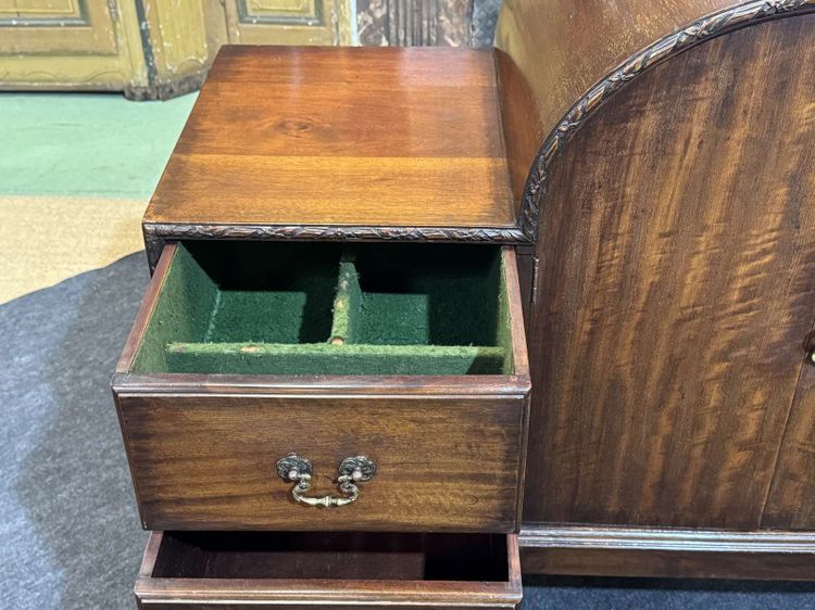 Credenza da bar inglese degli anni '30 in noce e mogano