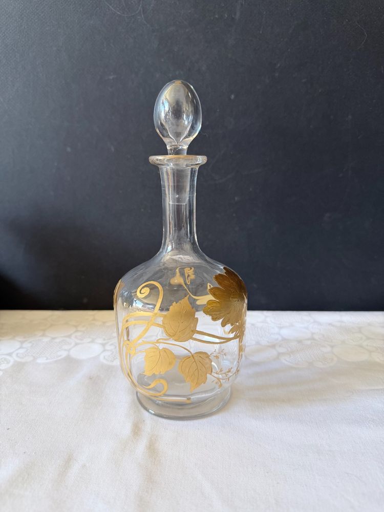 Antike Glaskaraffe mit goldenem Blumendekor - Jugendstil