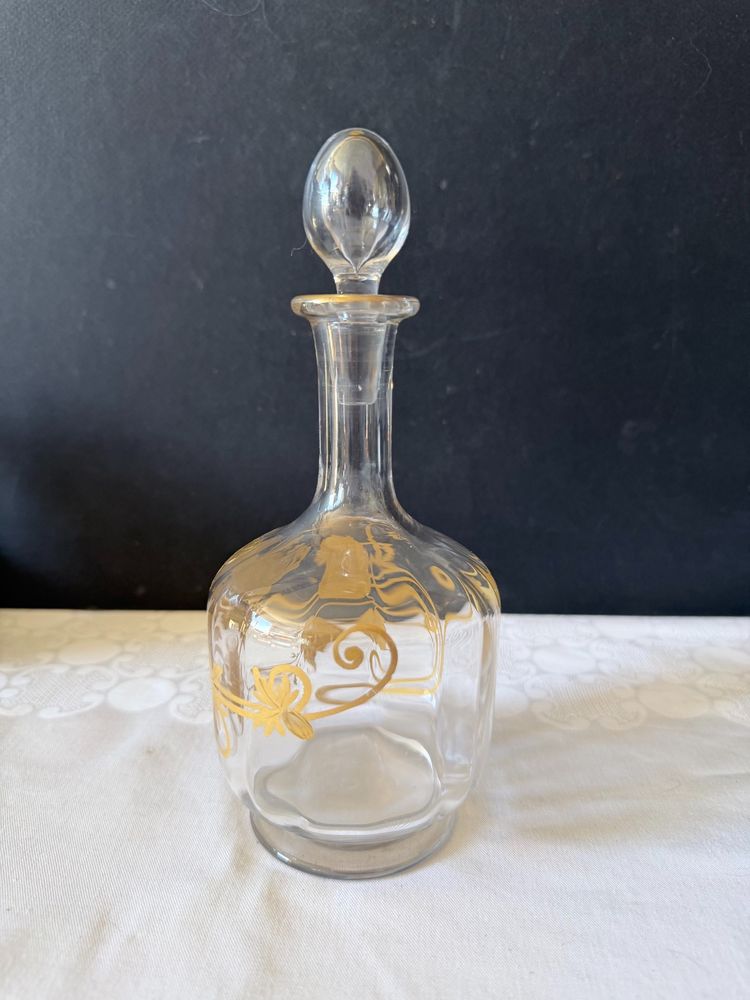 Antike Glaskaraffe mit goldenem Blumendekor - Jugendstil