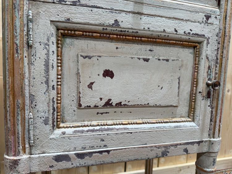 Coppia di comodini - Stile Luigi XVI - Legno dipinto, rovere, ottone, porcellana