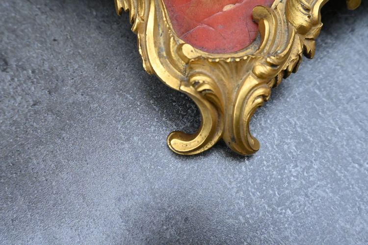 Elegante calamaio in bronzo e lacca cinese in stile Luigi XV.