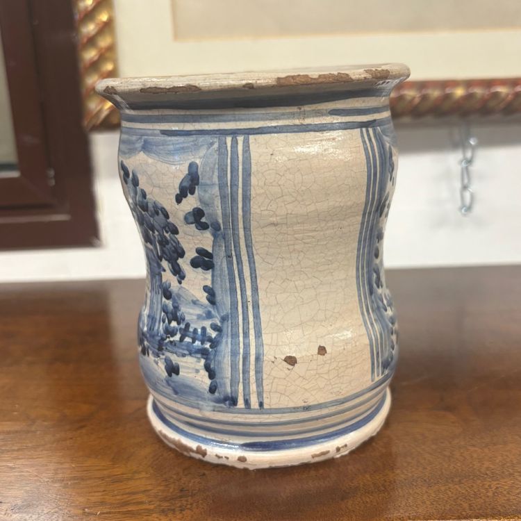 Pot de pharmacie Albarello ancien orné d'armoiries et d'une couronne. Naples, XVIIIe siècle. Hauteur : 13,50 cm.