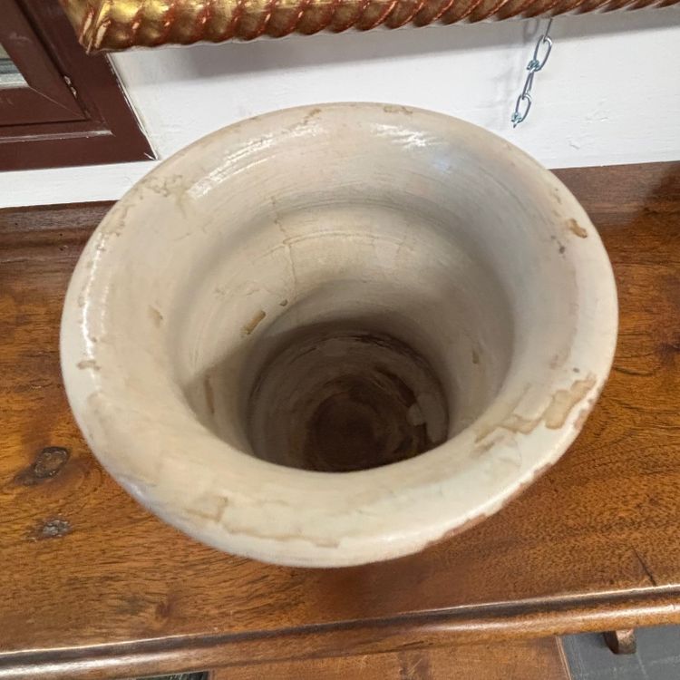 Pot de pharmacie Albarello ancien orné d'armoiries et d'une couronne. Naples, XVIIIe siècle. Hauteur : 13,50 cm.
