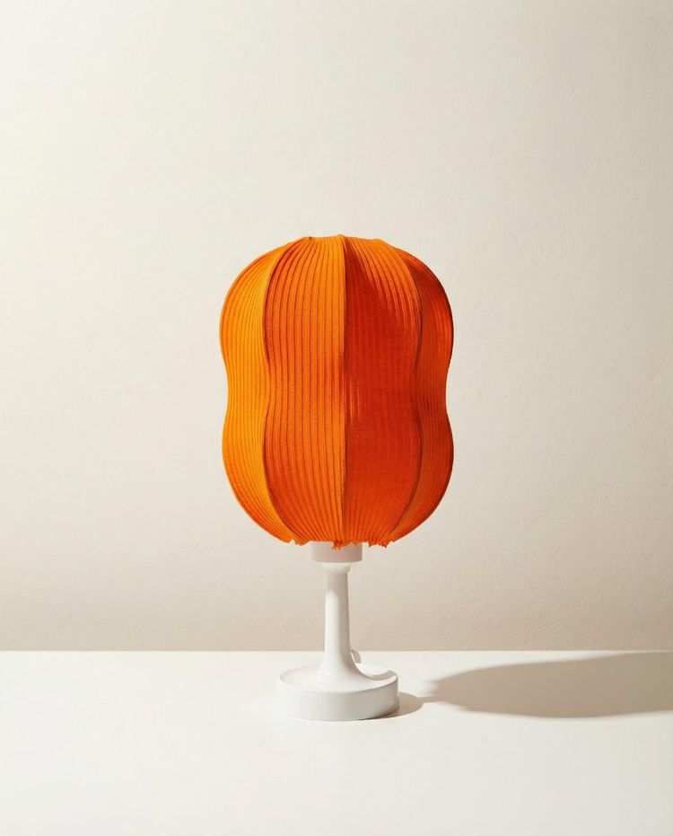 Table lamp with plastic base and orange lampshade - Mid Century Space Age style