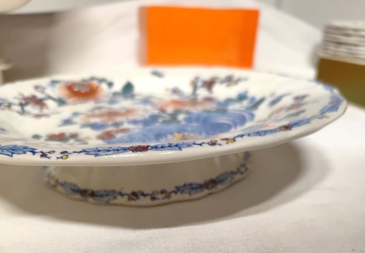 Gien factory. Circa 1900. Earthenware dinner service, "Rooster and Peony" pattern, 37 pieces.
