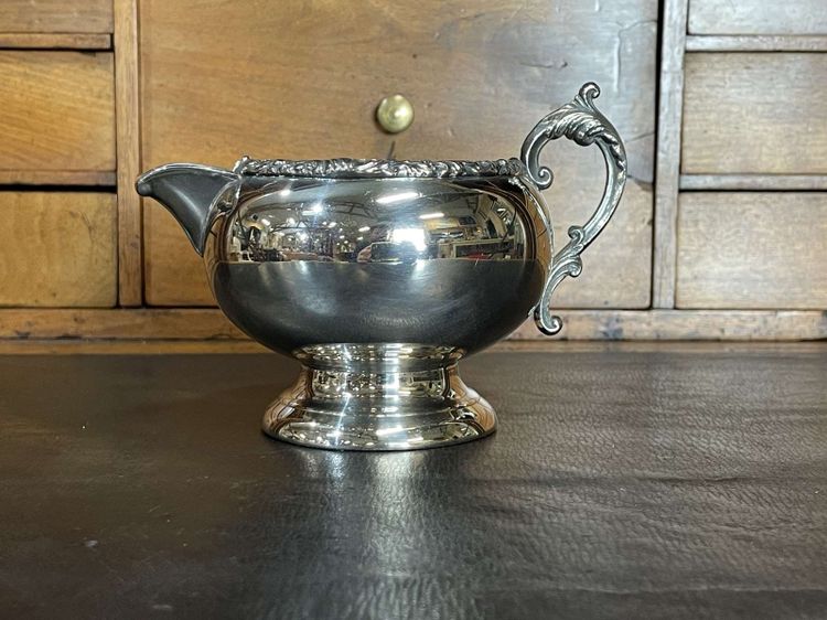 Piatto da portata per verdure in metallo argentato inglese degli anni '50