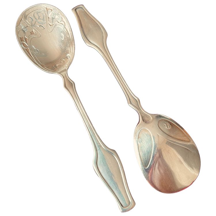12 ice cream scoops.