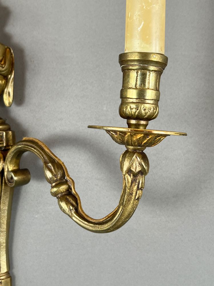 Set aus vier bronzenen Wandleuchten, Stil Louis XVI, 20. Jahrhundert